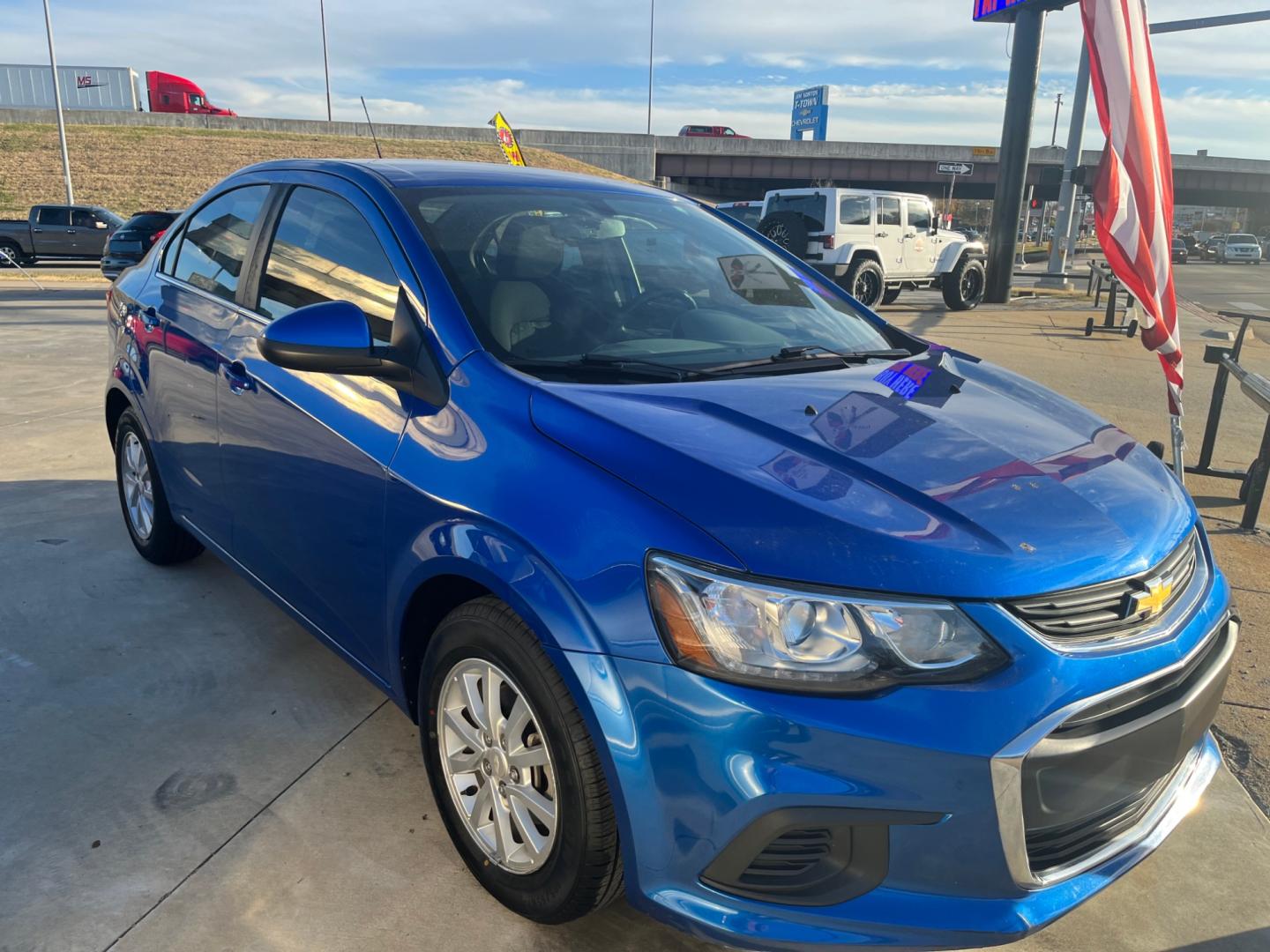 2018 BLUE CHEVROLET SONIC LT LT Manual Sedan (1G1JD5SH6J4) with an 1.8L L4 DOHC 24V engine, 5M transmission, located at 8101 E. Skelly Dr., Tulsa, OK, 74129, (918) 592-3593, 36.121891, -95.888802 - Photo#1